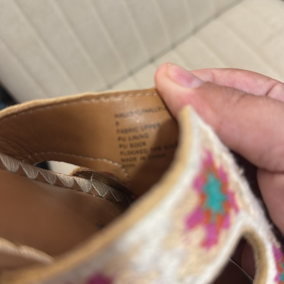 Madden Girl Cream and Pink Sandals with H-Shaped Strap - Picture 4 of 4